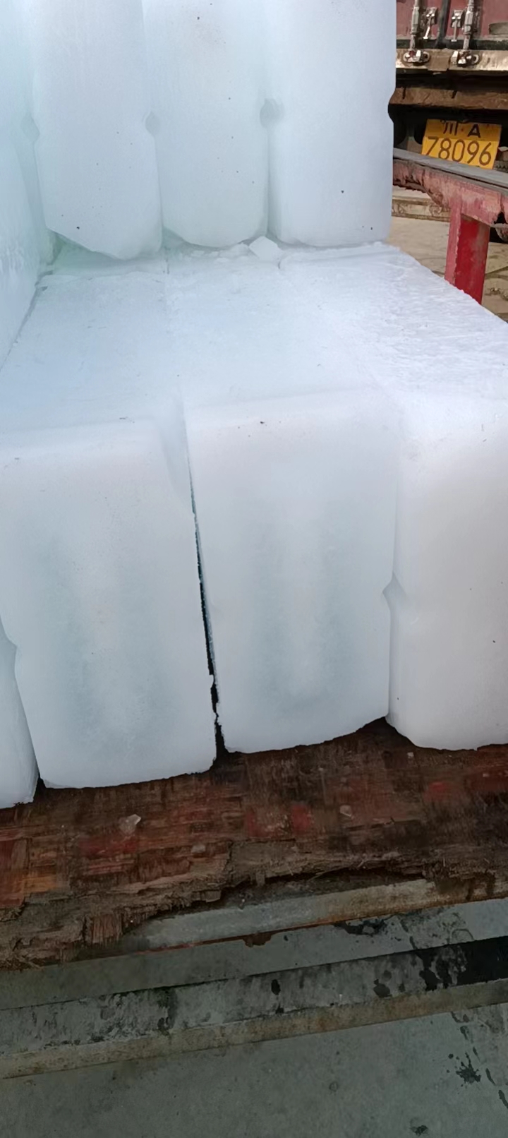 万州降温冰块哪里买？良臣制冰厂告诉你！